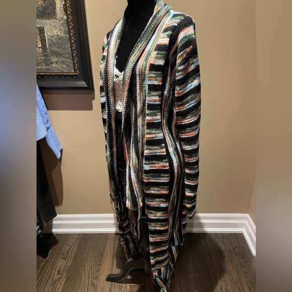 Long Fringed Sweater - Picture 3 of 6